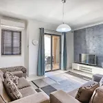 La Casa Provenza Apartment *